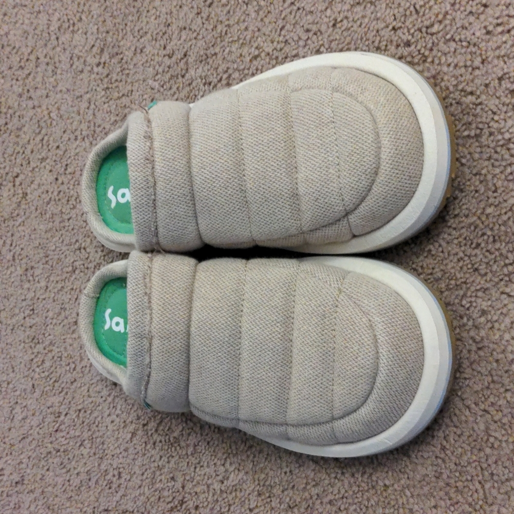 Sanuk slippers size 11